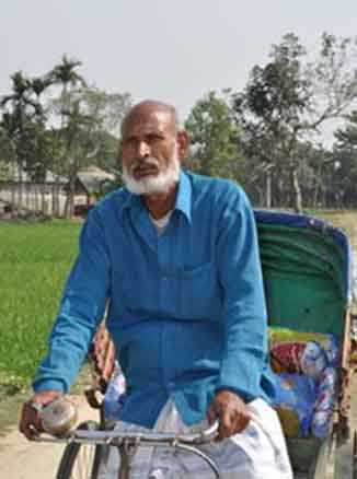 রিক্সা চালক জয়নাল আবেদীনের ‘মানবতার হাসপাতাল।’