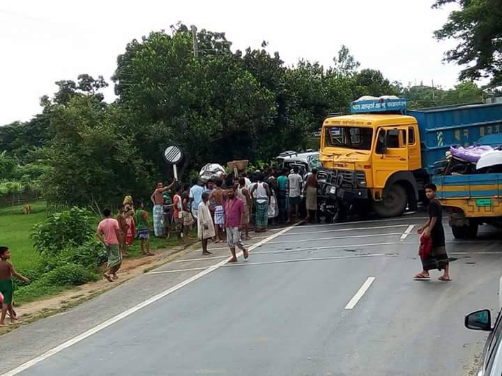 দুর্ঘটনা স্থল ছবি ঃ সুজন পল