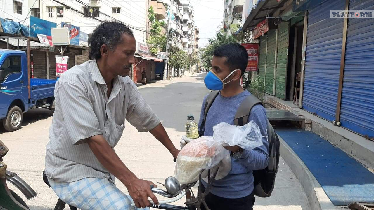 দরিদ্র মানুষের সাহায্যে এগিয়ে এলো আশিয়ান মেডিকেল কলেজের শিক্ষার্থীরা