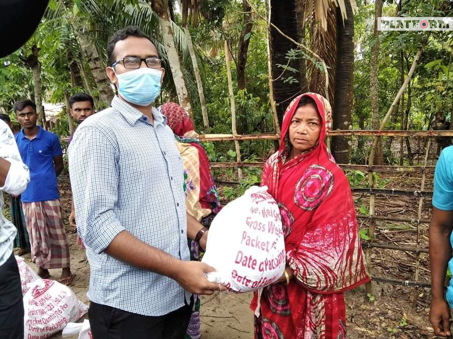 আম্ফানে তলিয়ে যাওয়া জনপদে ক্ষতিগ্রস্তদের পাশে প্ল্যাটফর্ম