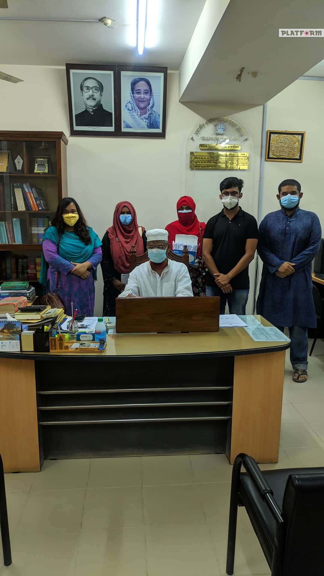 প্ল্যাটফর্মের পক্ষ থেকে ফরিদপুর ডায়াবেটিক এসোসিয়েশন মেডিকেল কলেজে সুরক্ষা সামগ্রী প্রদান