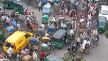 ঢাকার রাস্তায় রিকশা ও ব্যাটারিচালিত যানবাহন